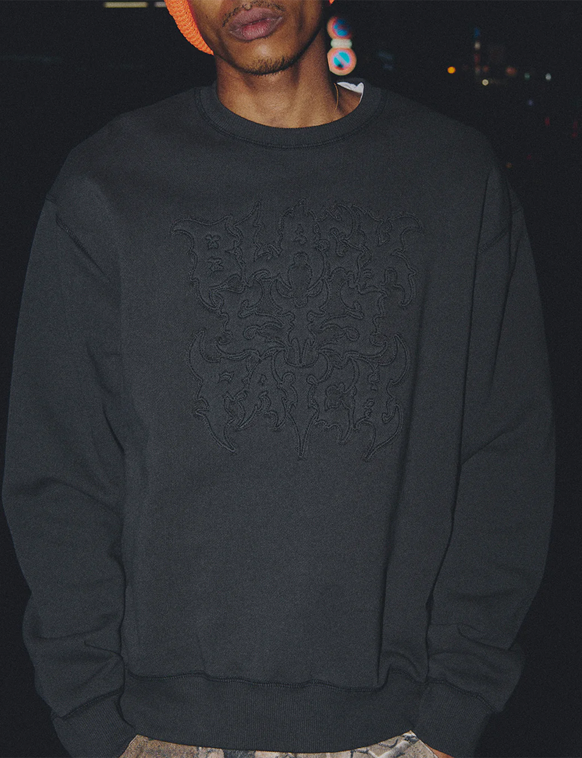 METAL LOGO STITCHED CREW SWEAT