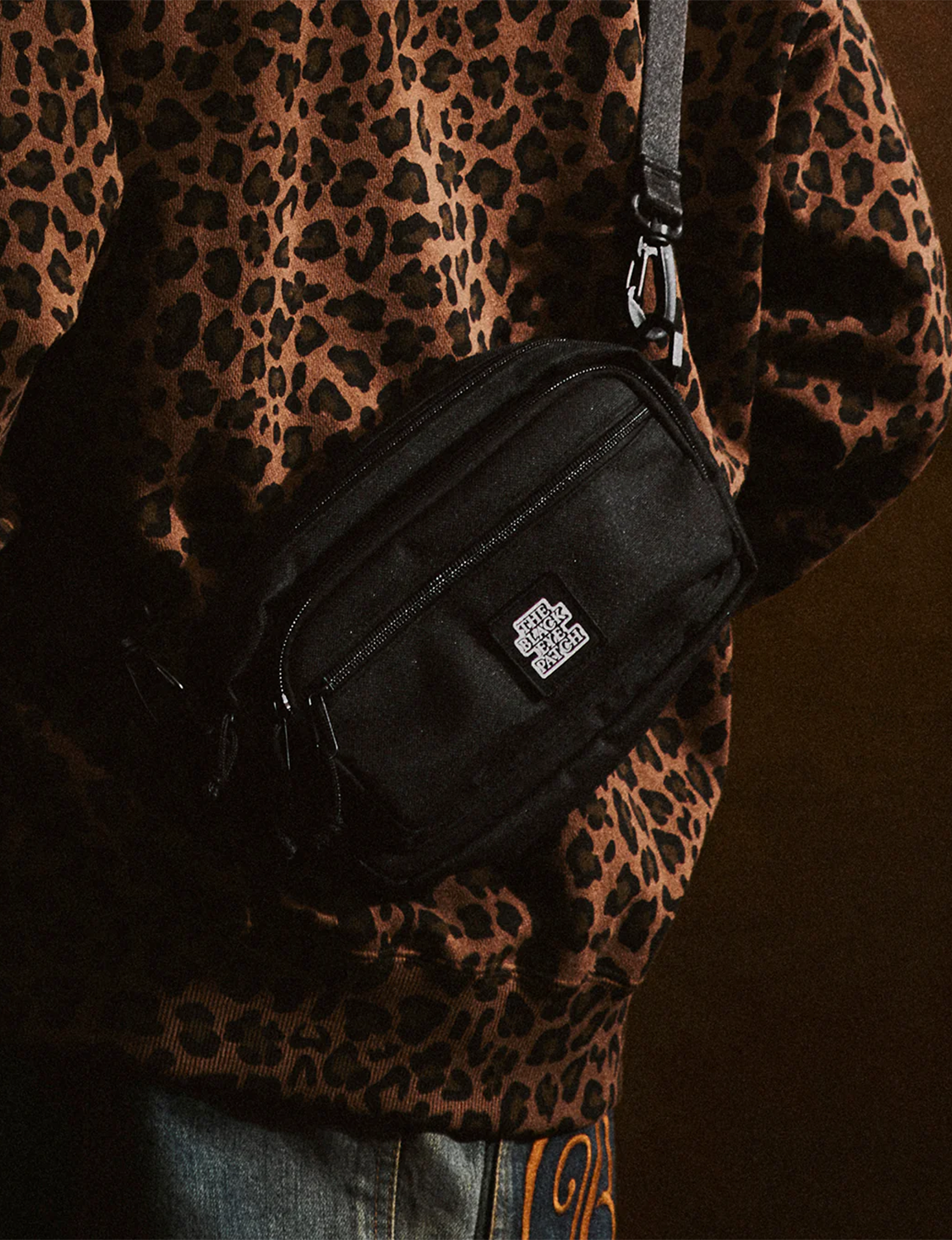 OG LABEL SHOULDER BAG
