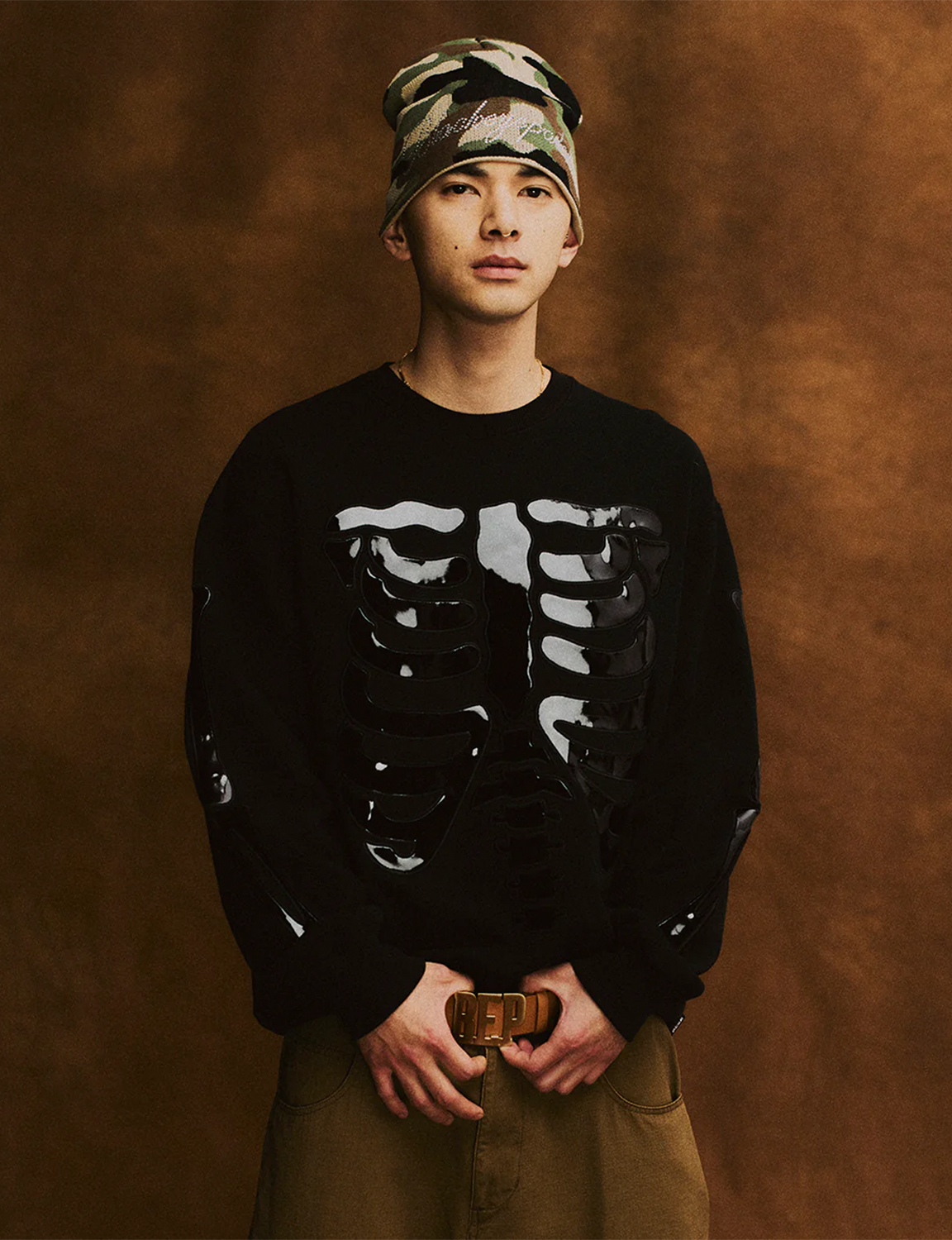 SKELETON PATCHED CREW SWEAT