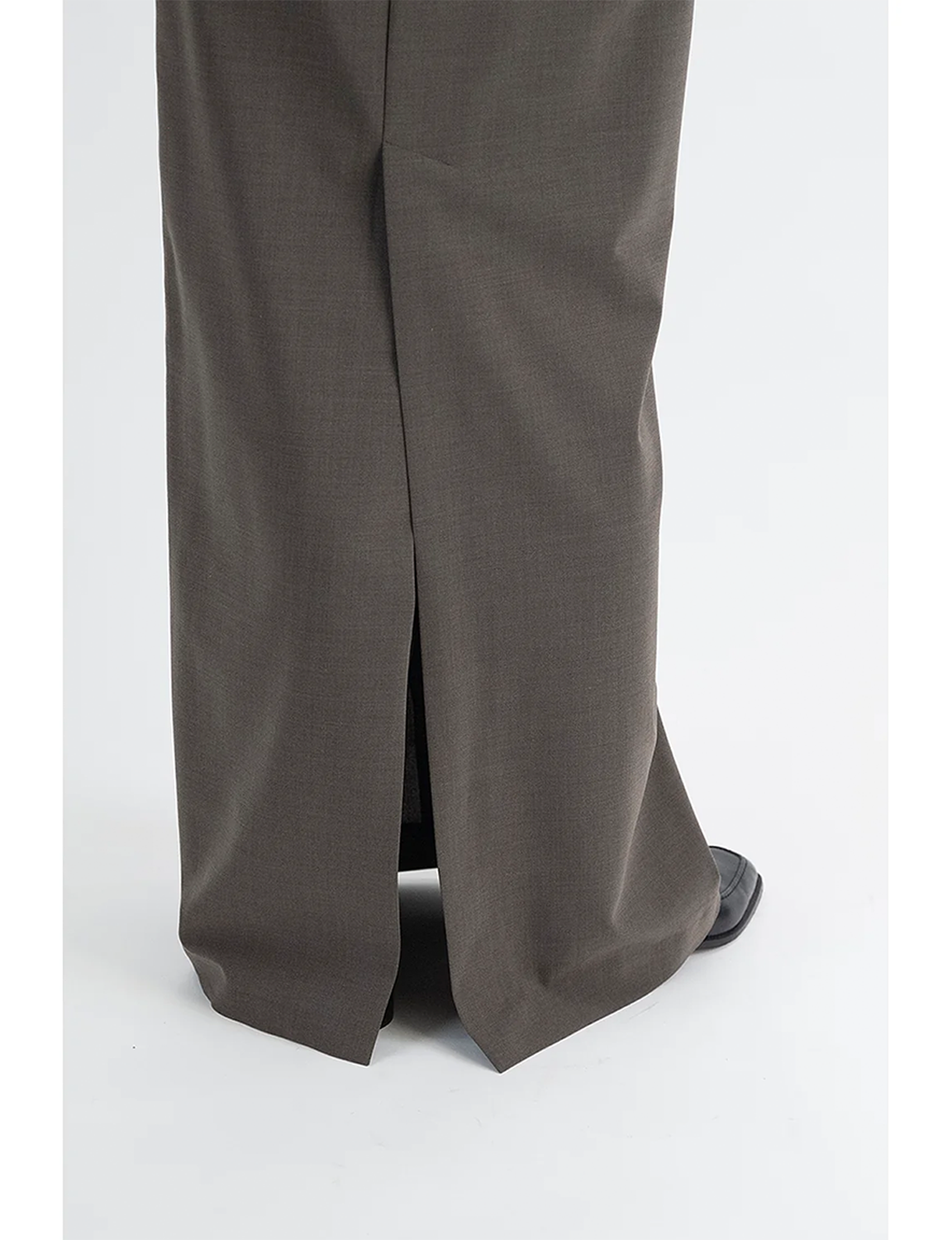 Back Open Skirt / brown