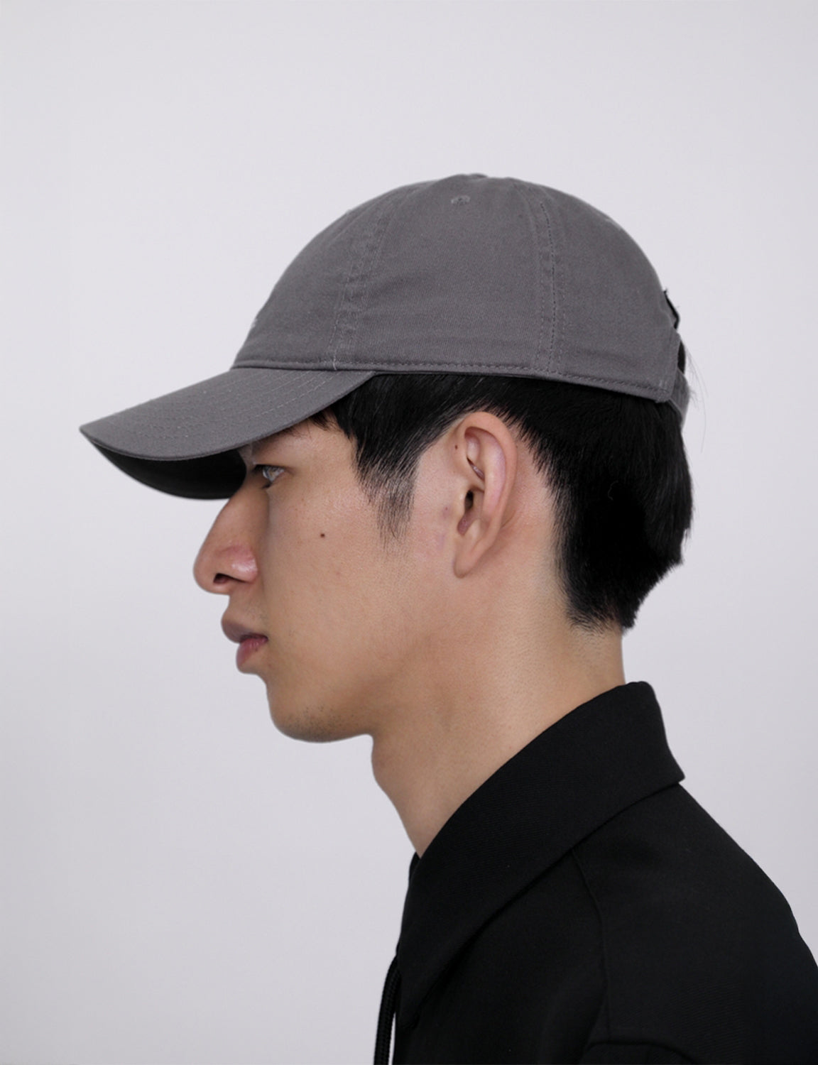 Embroidery Cap / gray × white