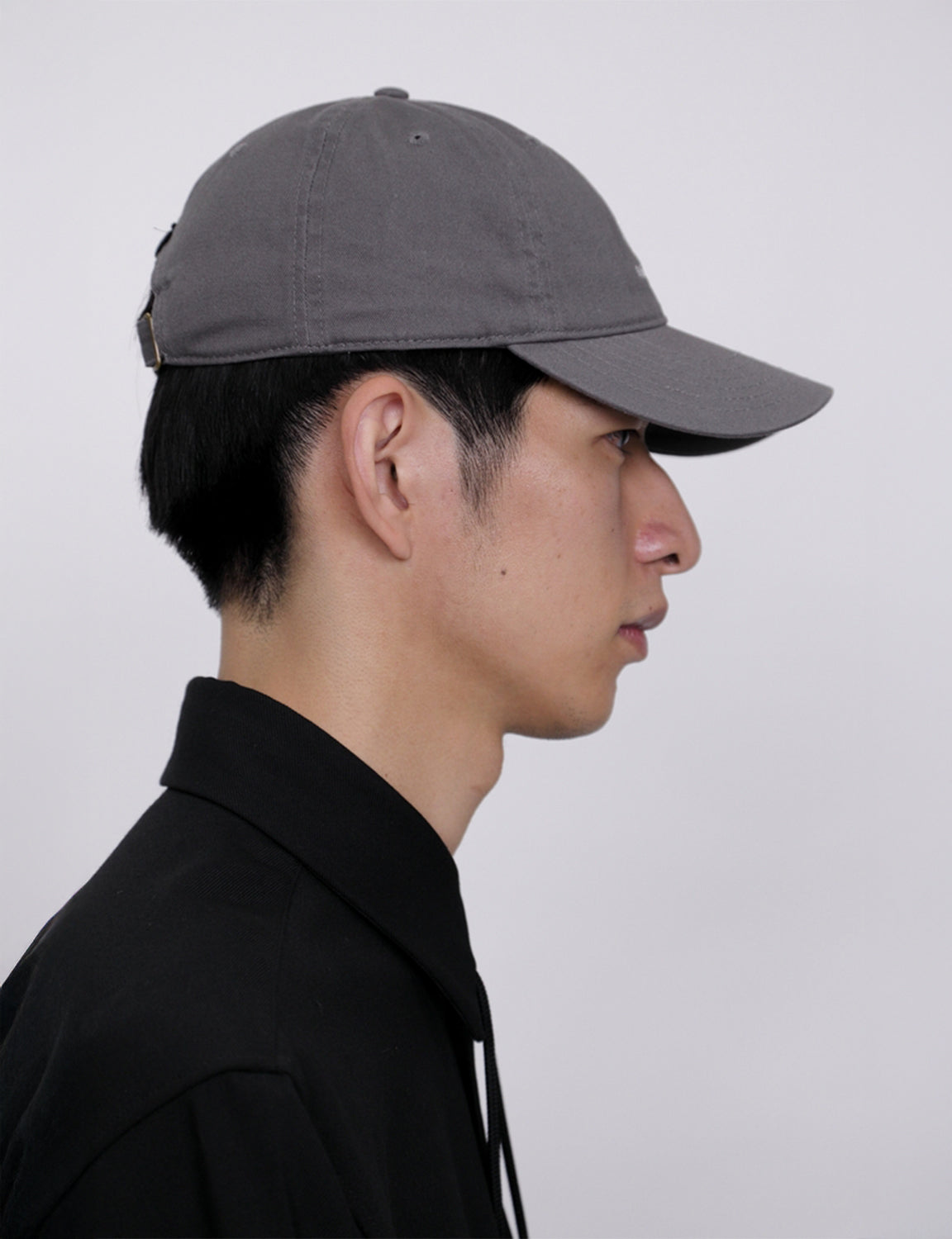 Embroidery Cap / gray × white