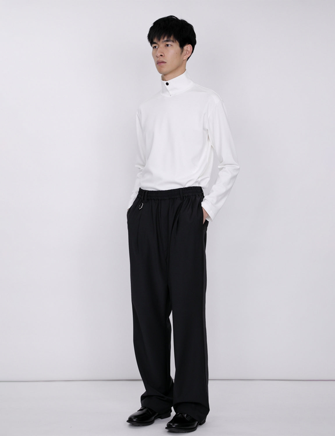 Stand Collar Turtleneck Top / white
