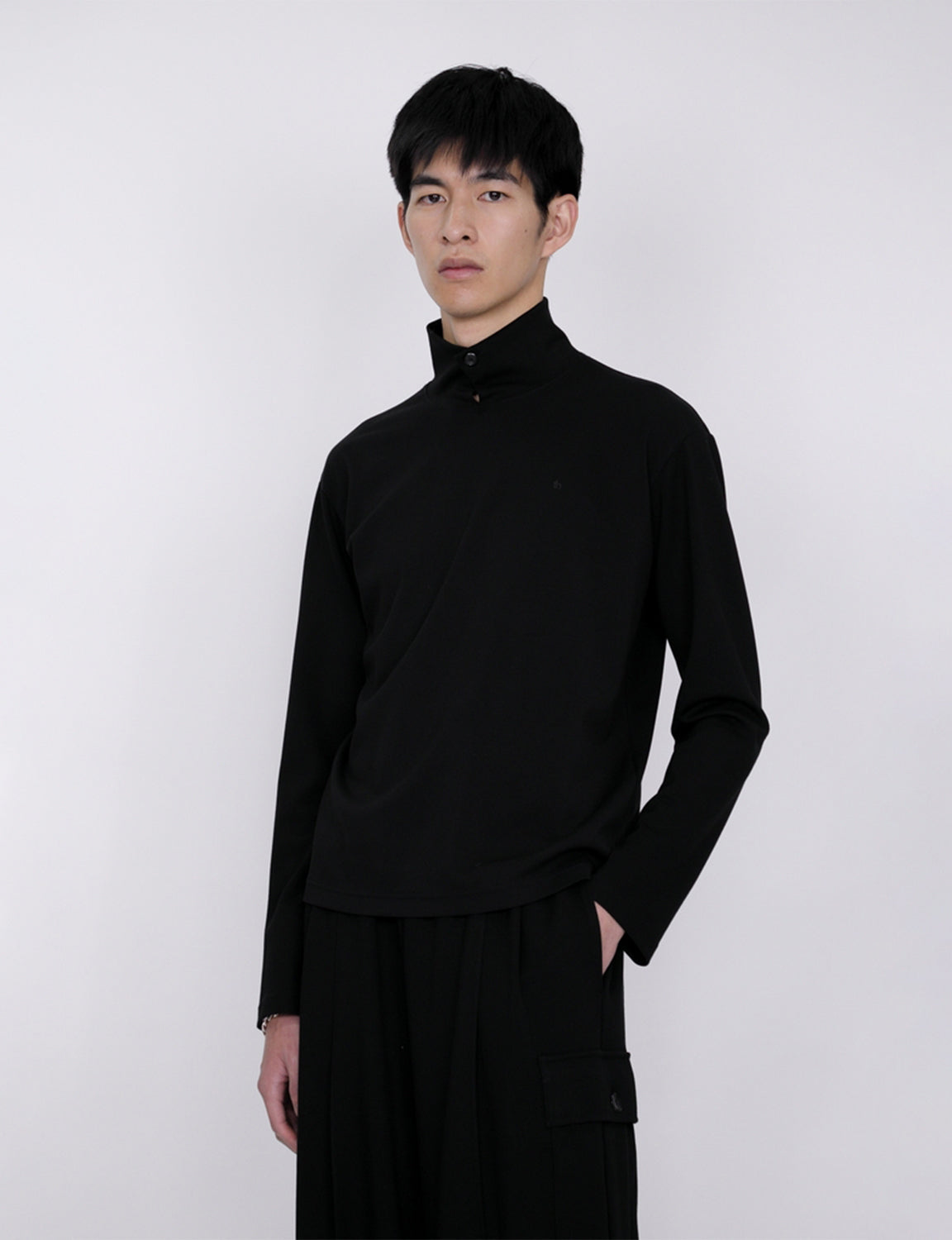 Stand Collar Turtleneck Top / black