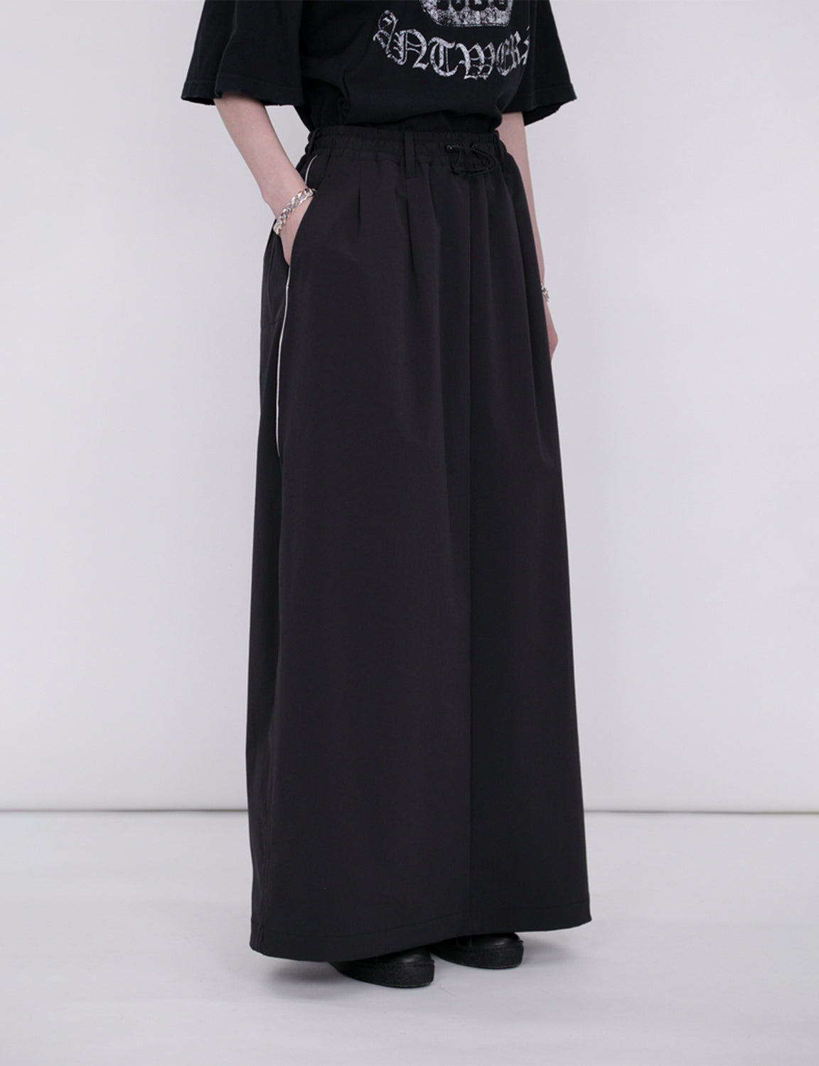 Back Slit Skirt / black