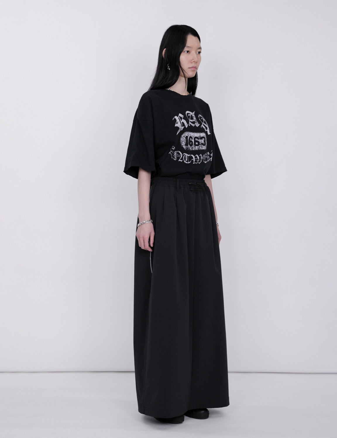 Back Slit Skirt / black