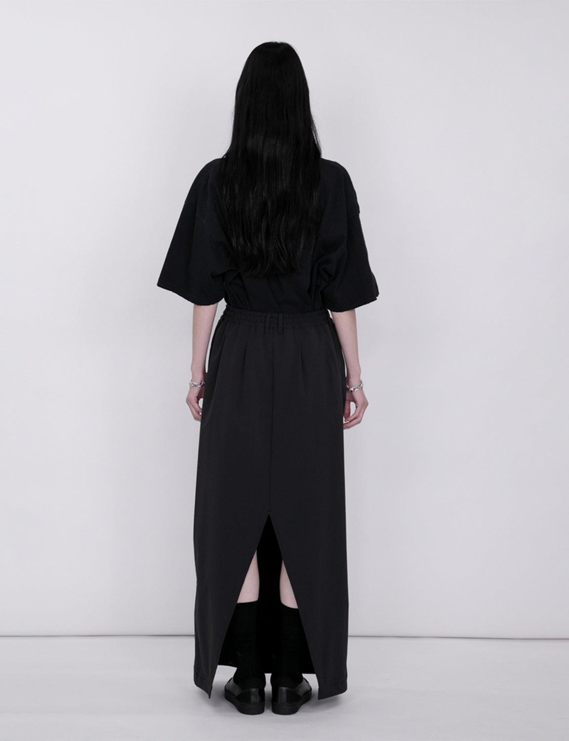 Back Slit Skirt / black