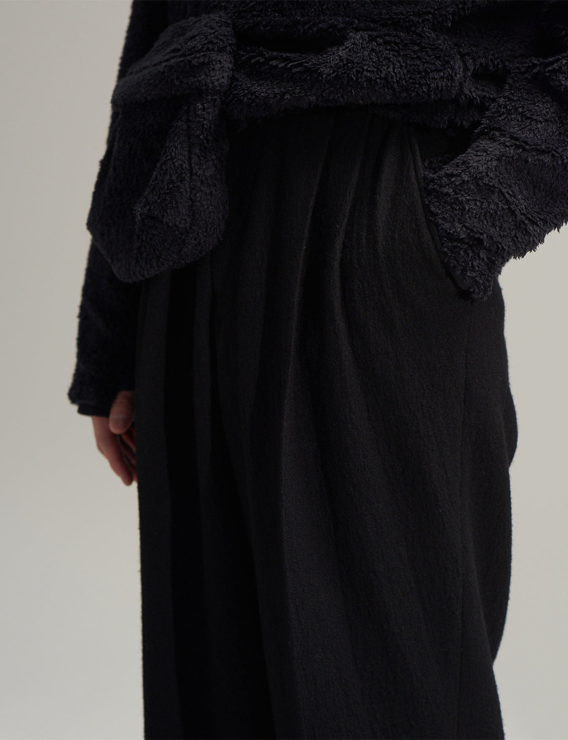 (AE)-Three – Black