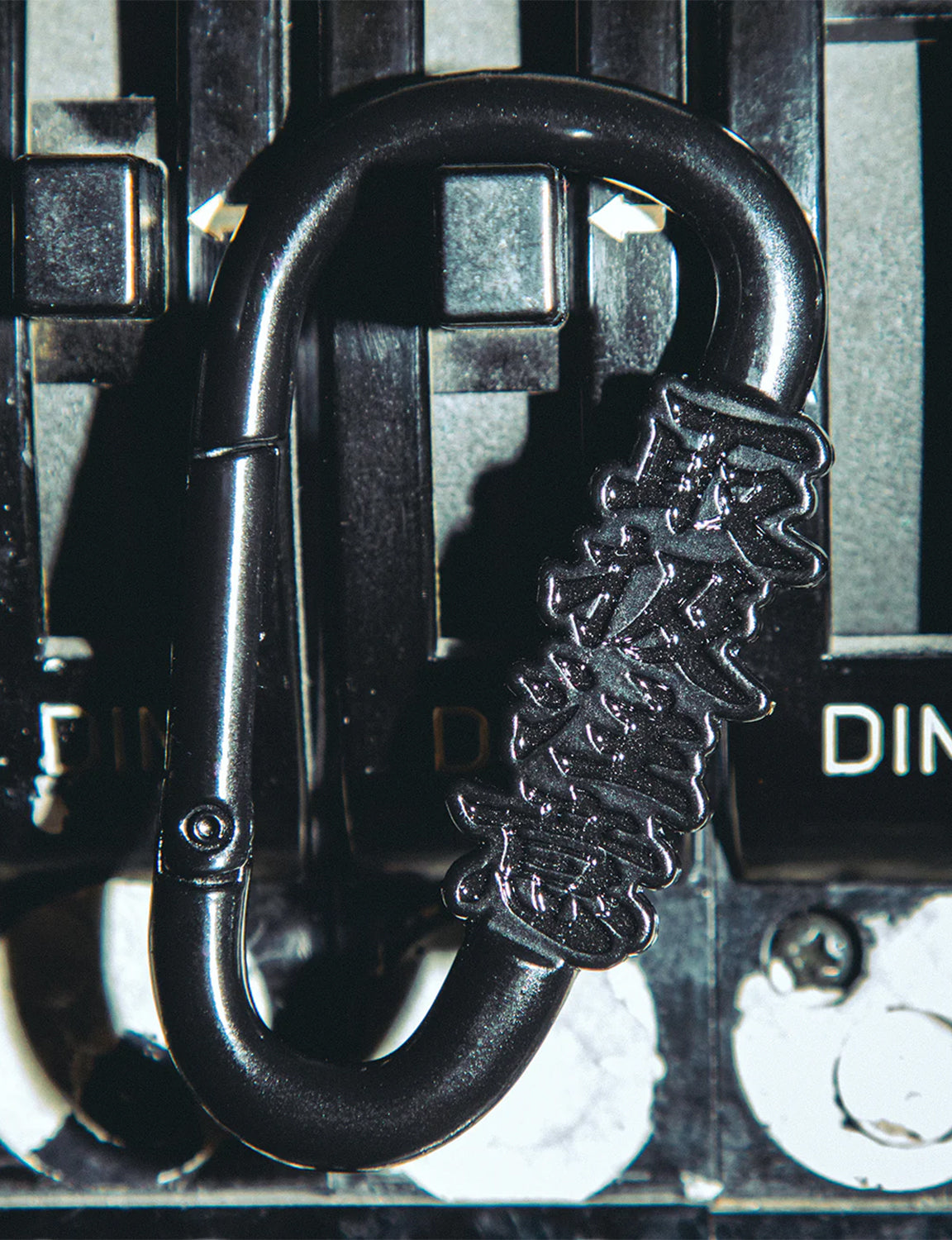 HWC CARABINER