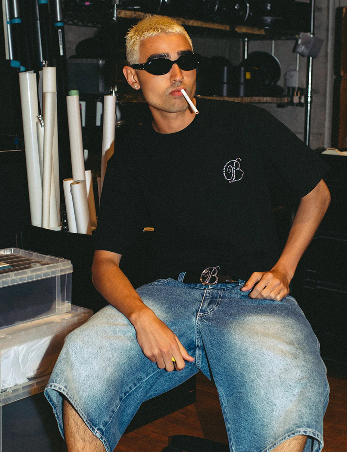 RHINESTONE B EMBLEM TEE