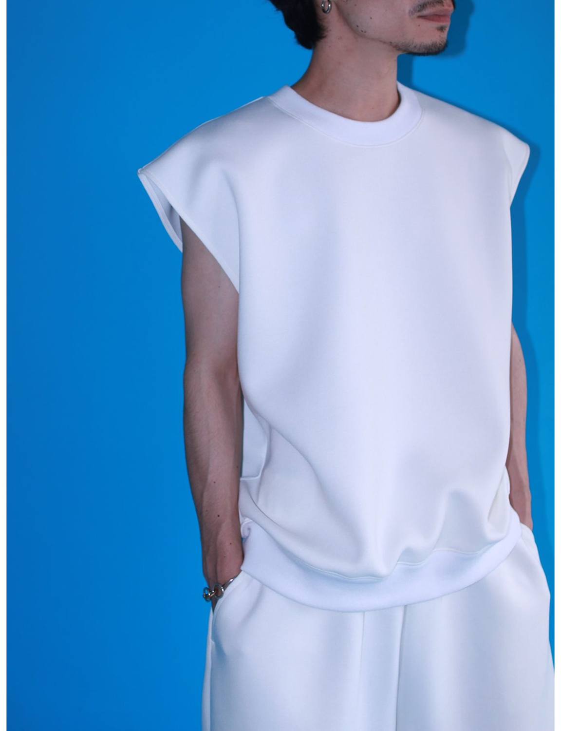 SWAET SLEEVELESS TOP