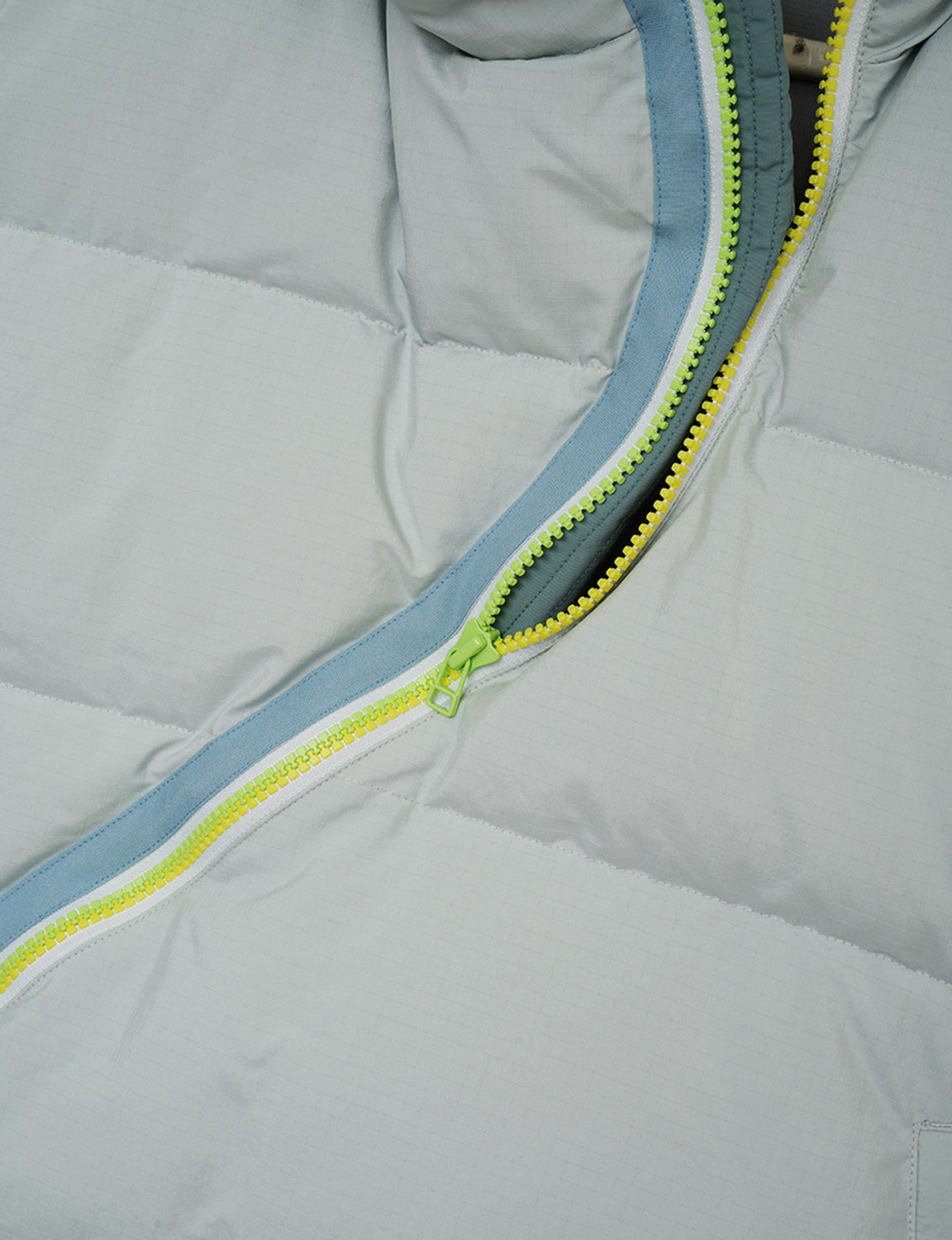 FLOWING DOWN VEST