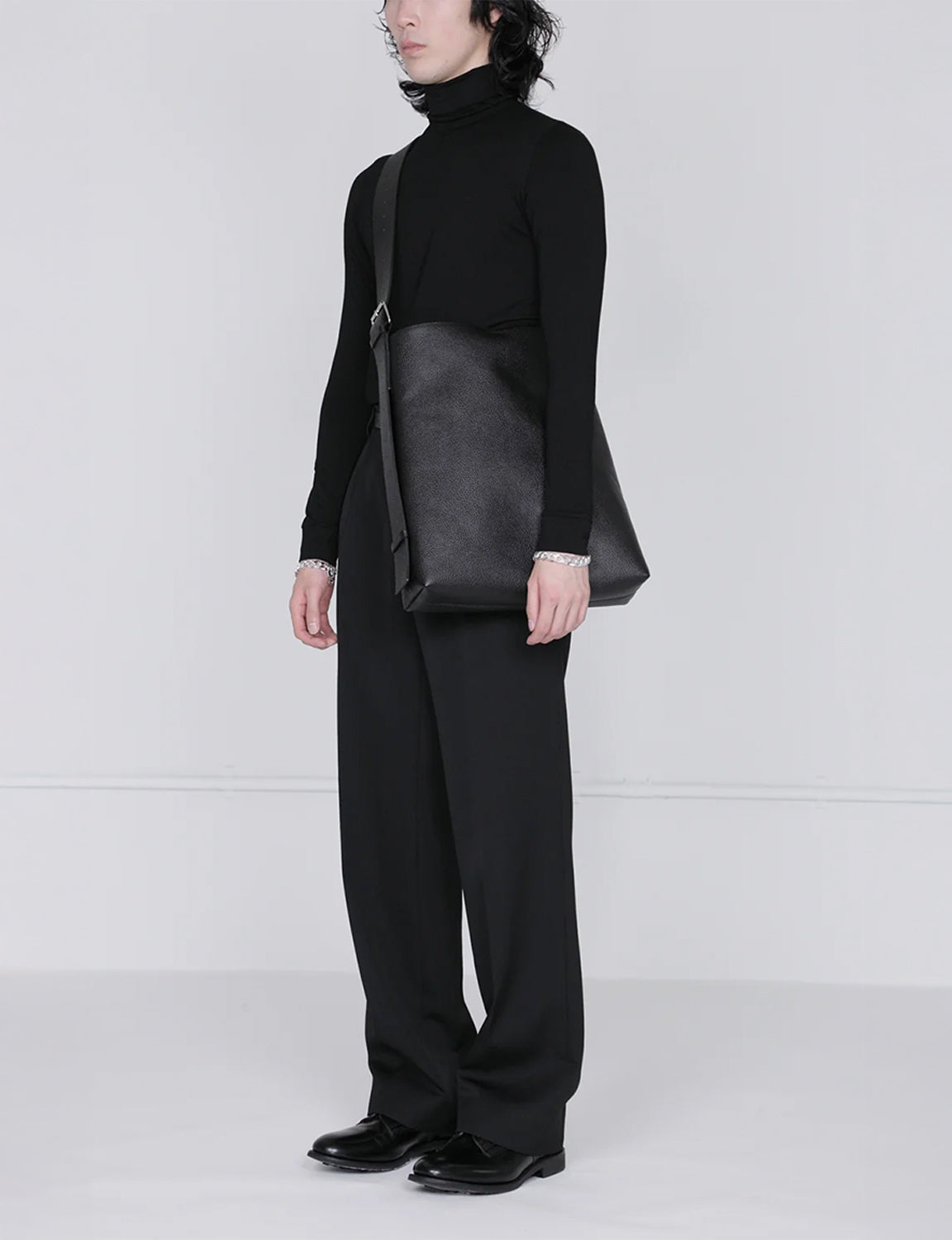 Belt Tote / black × silver
