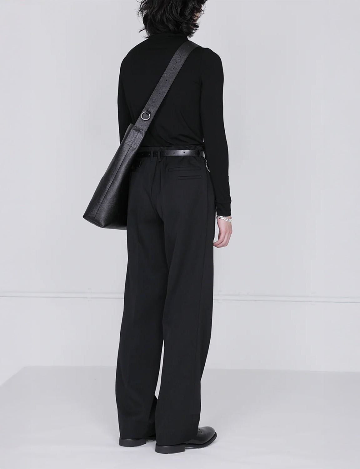 Belt Tote / black × silver