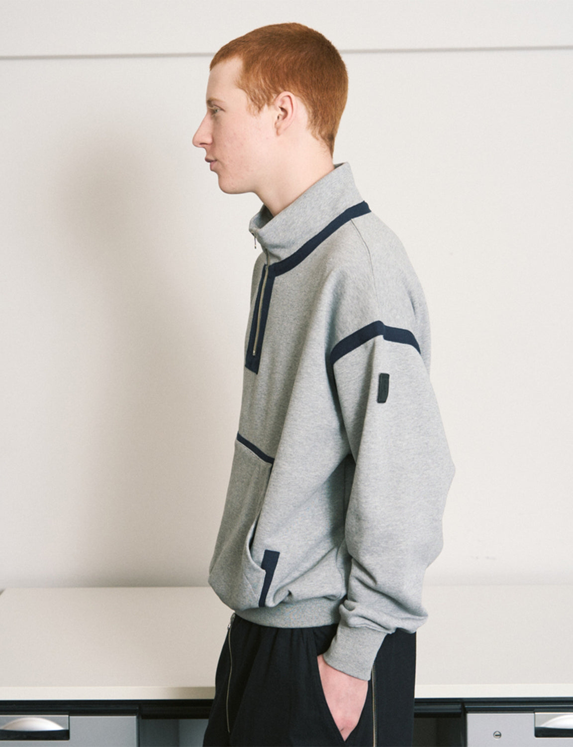 QUARTER ZIP SWEATSHIRT – HEATHER GREY