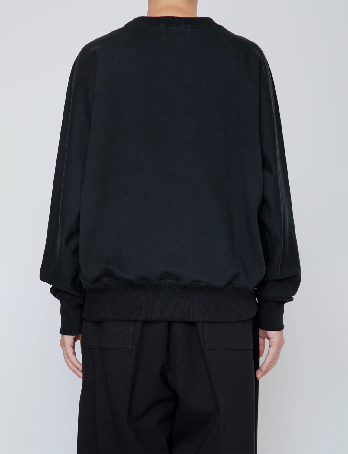 ONE-SIDE KIMONO SLEEVE SWEATSHIRT_LOOSE FIT / BLACK