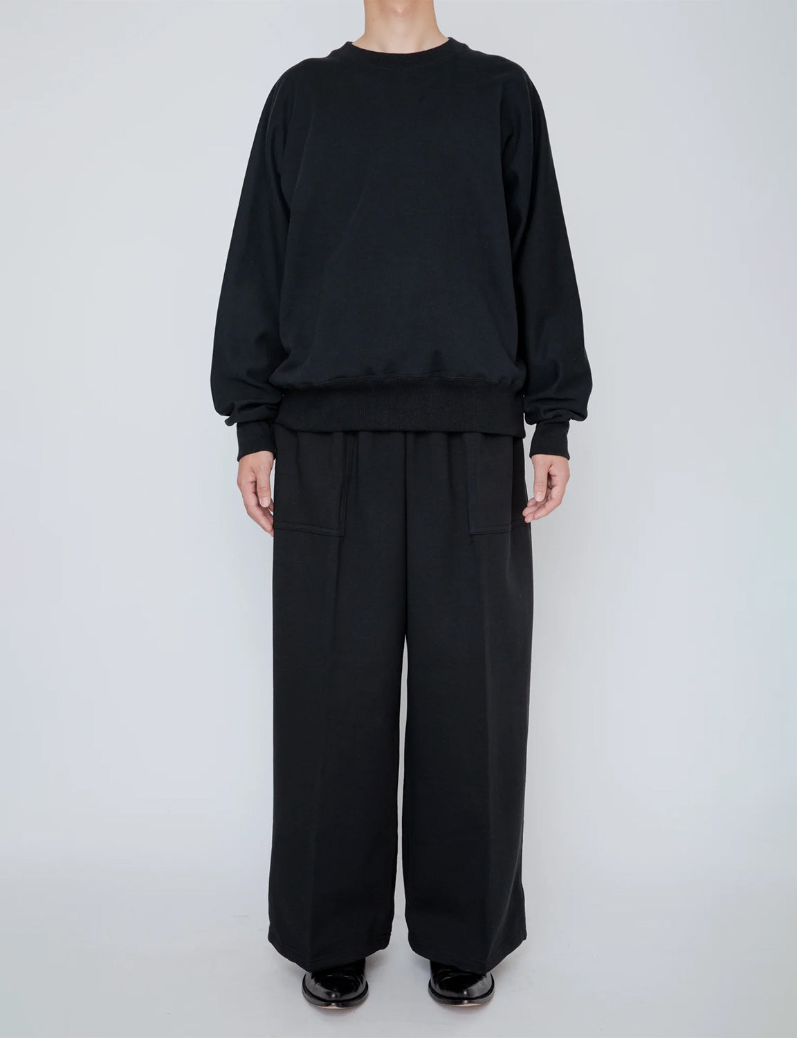ONE-SIDE KIMONO SLEEVE SWEATSHIRT_LOOSE FIT / BLACK