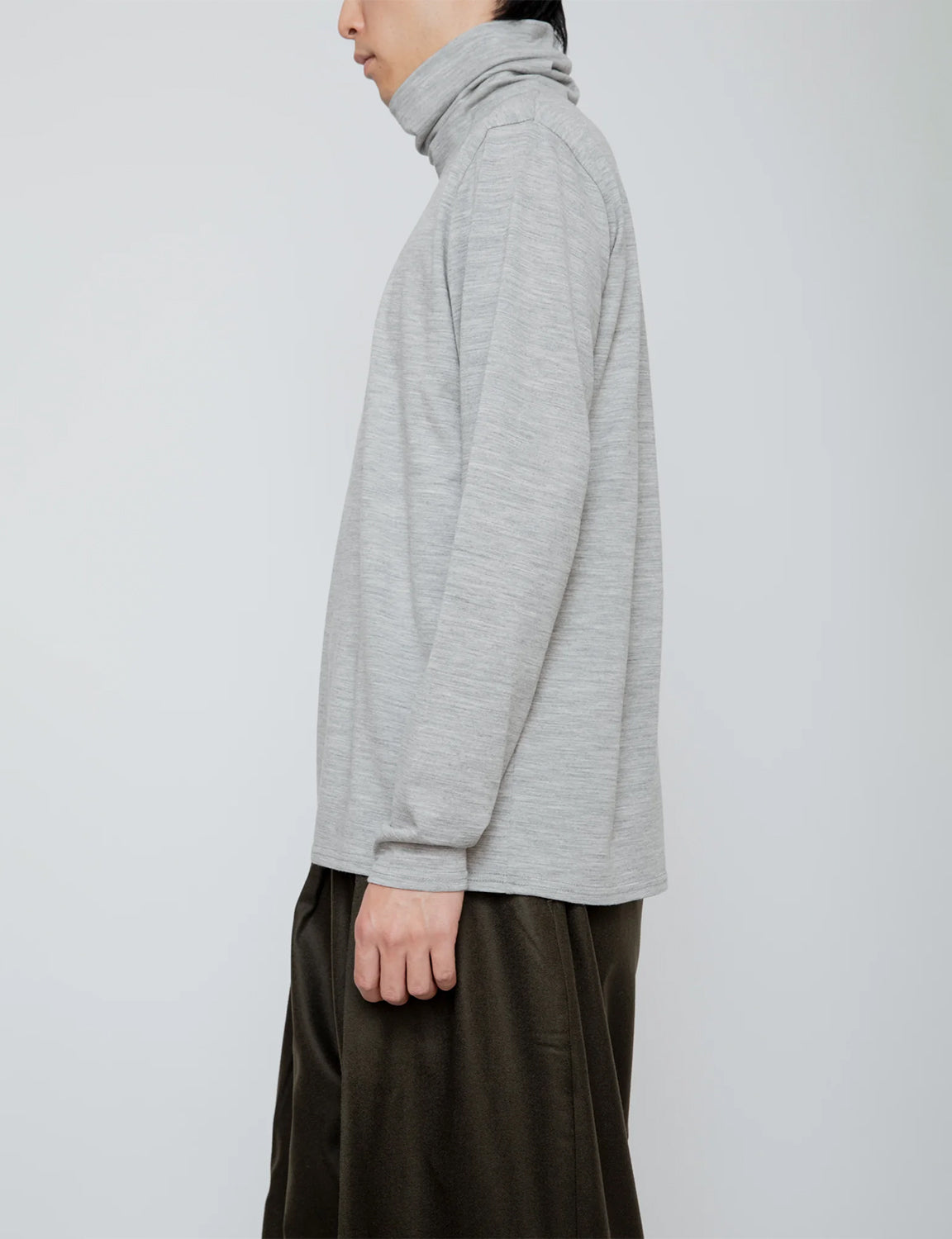 WASHABLE-WOOL HIGH NECK SHIRT / TOP GRAY