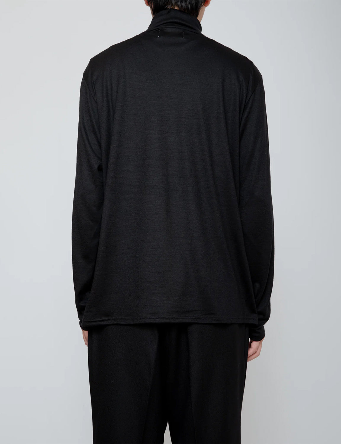 WASHABLE-WOOL HIGH NECK SHIRT / BLACK