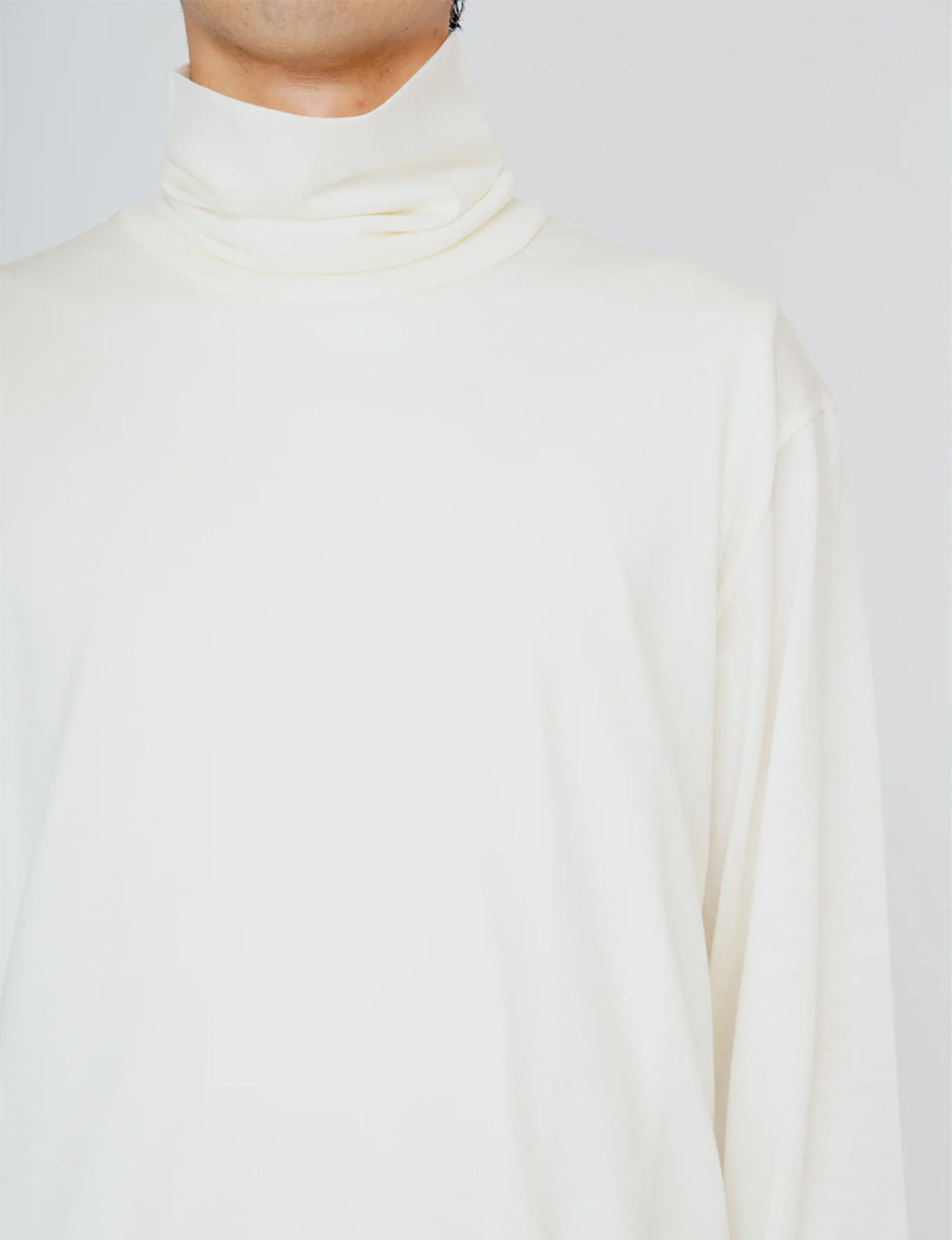 WASHABLE-WOOL HIGH NECK SHIRT / WHITE