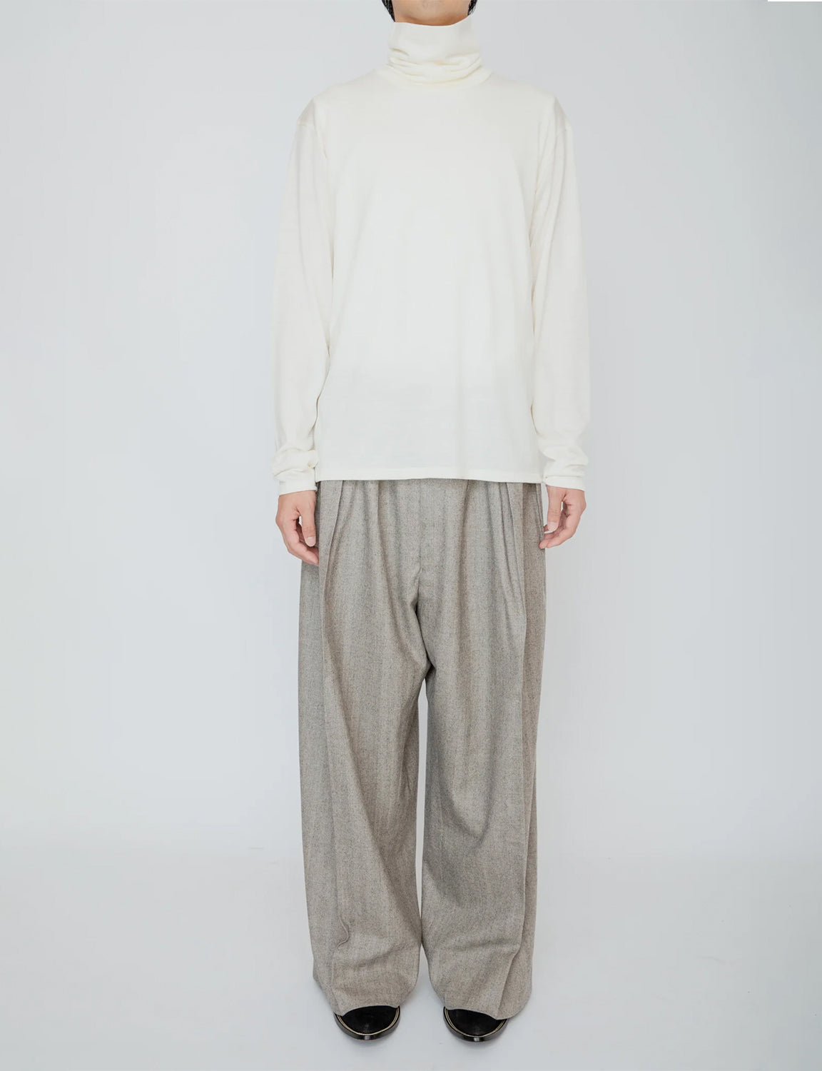 WASHABLE-WOOL HIGH NECK SHIRT / WHITE