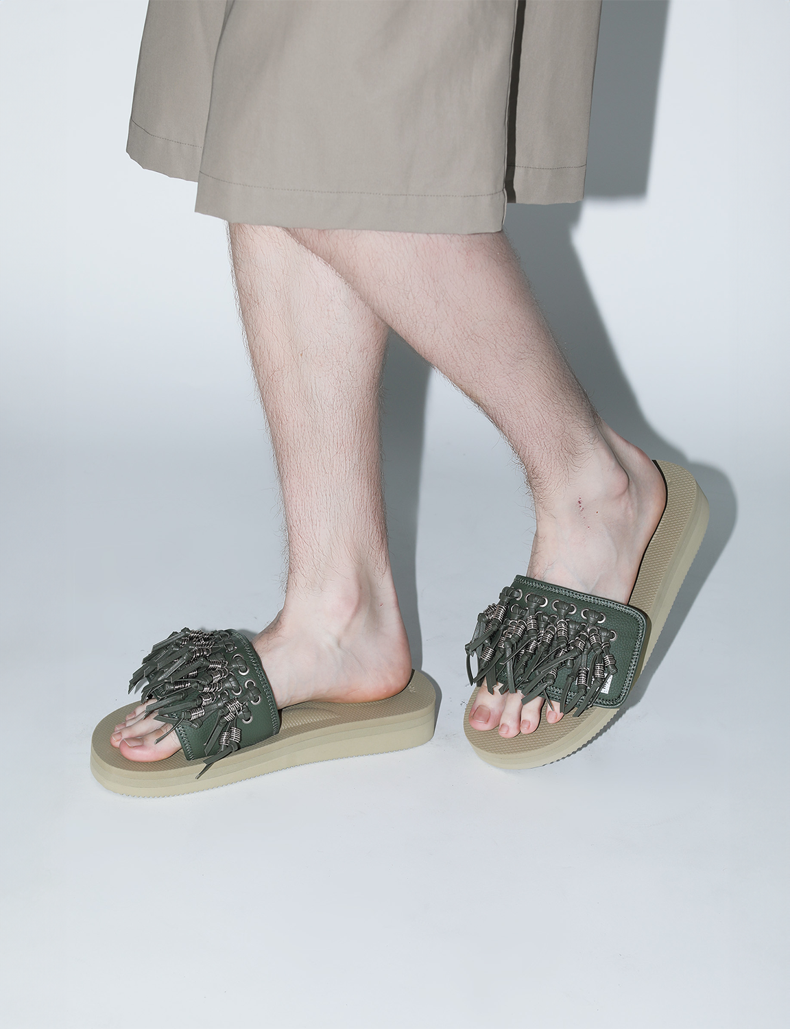 SLIDE TOGA × SUICOKE SP