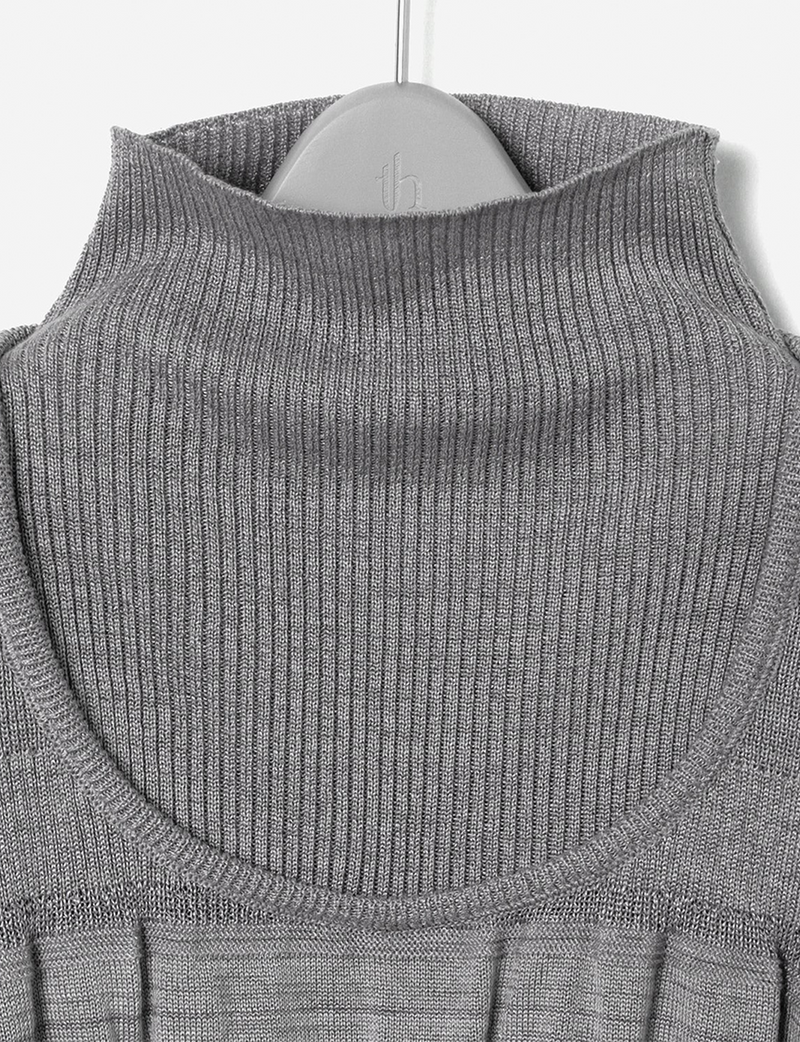 Layered Neck Top / gray