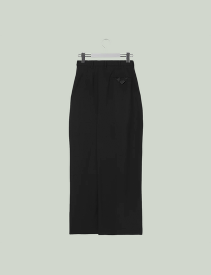 Back Open Skirt / black