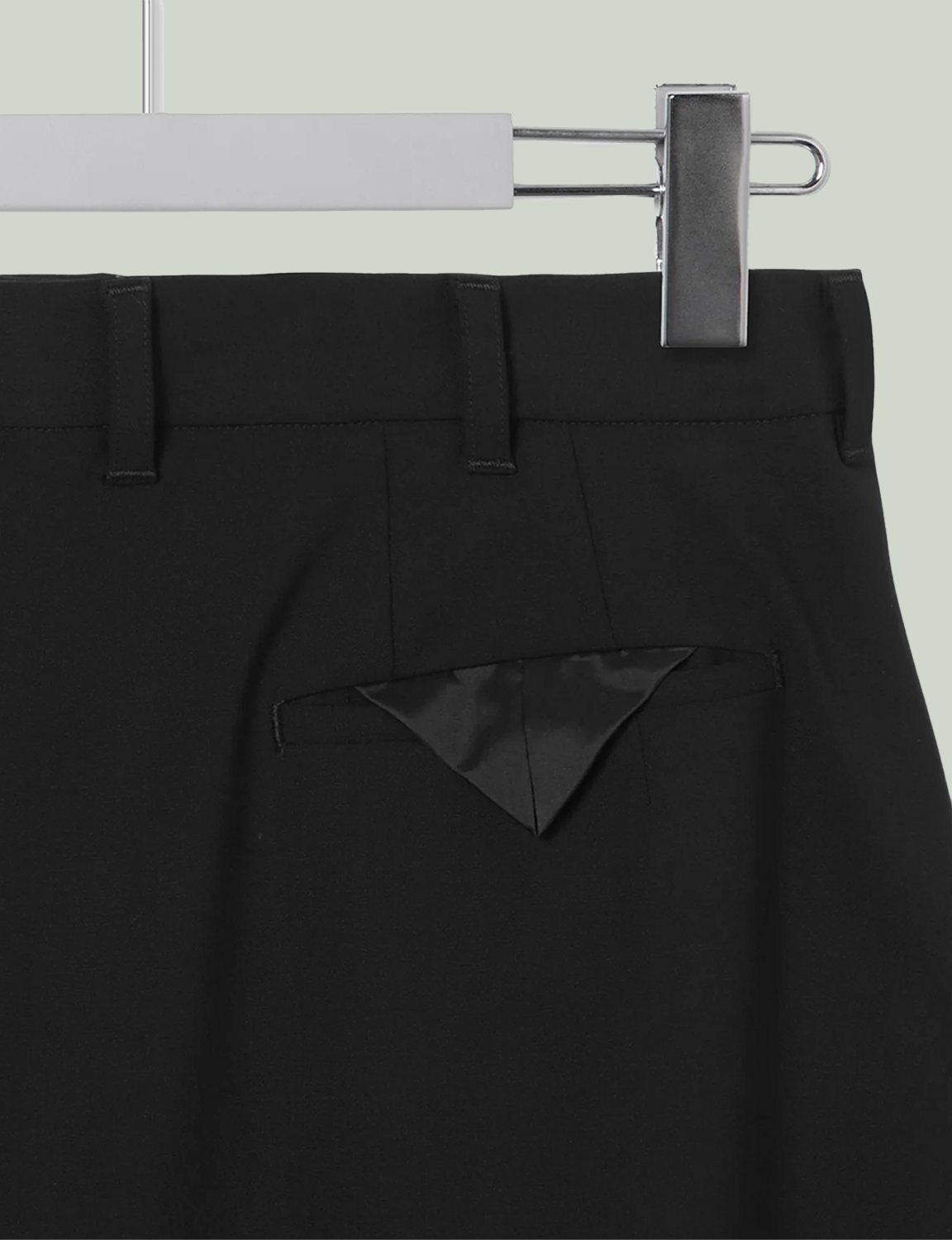 Back Open Skirt / black
