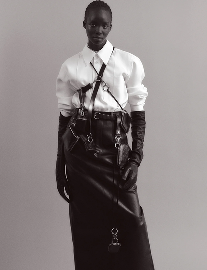 Back Open Skirt / black