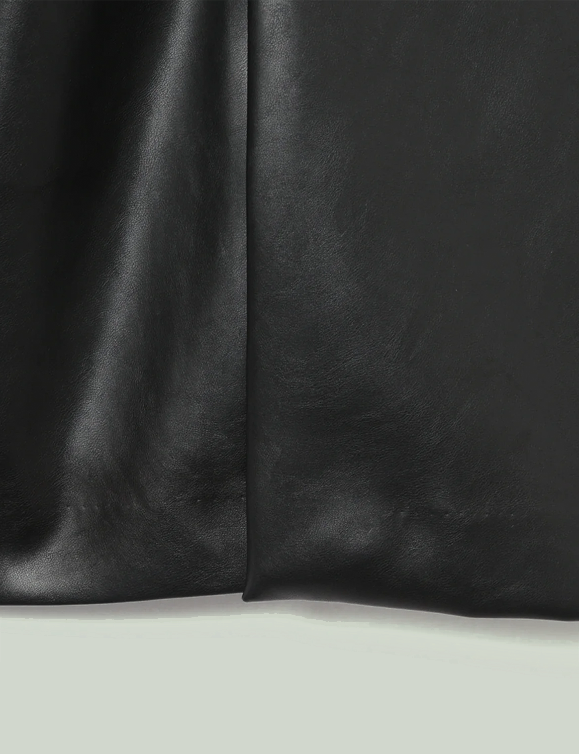 Back Open Skirt / black