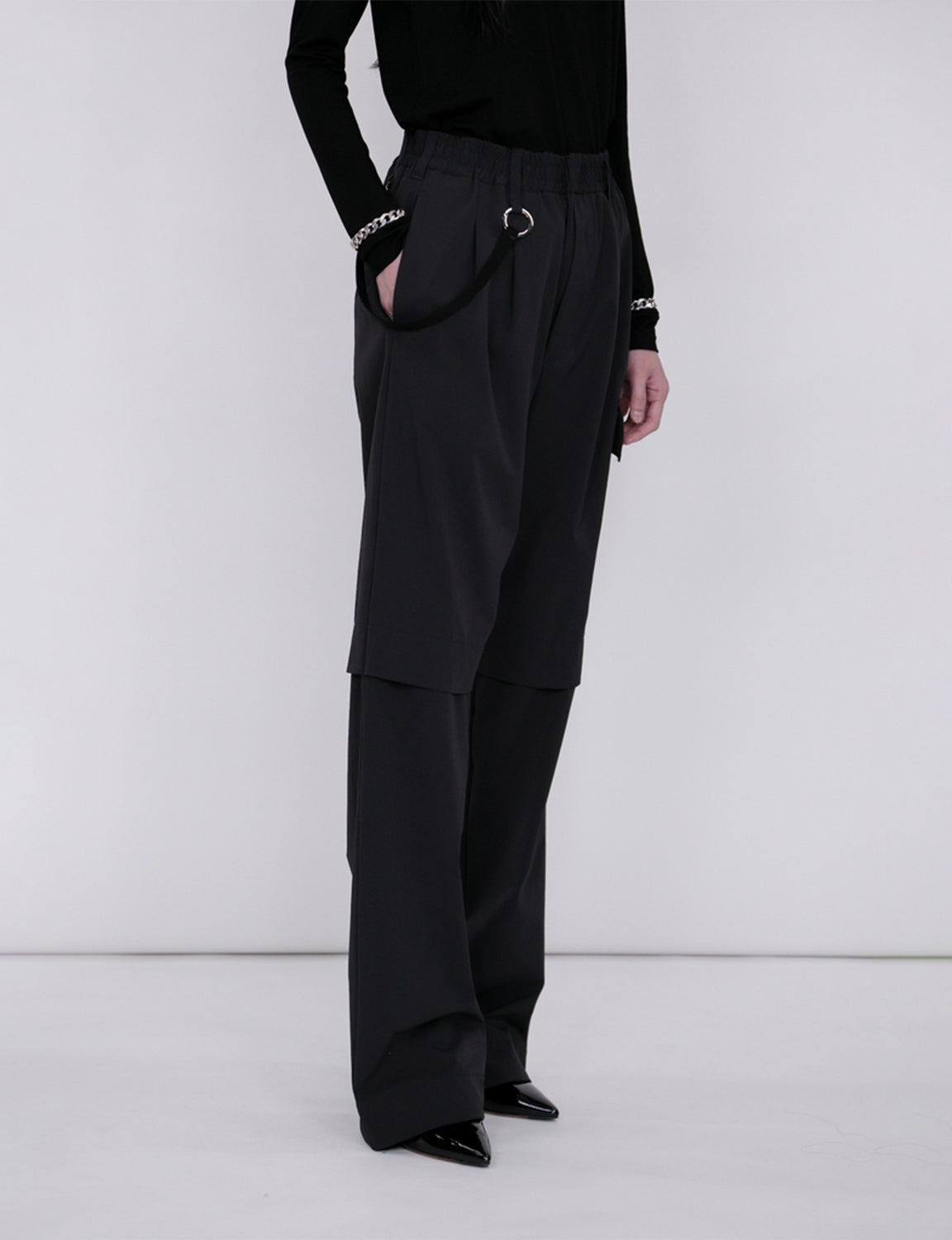 Cargo Pants ARTIST WARDROBE / MIYU HOSOI / black