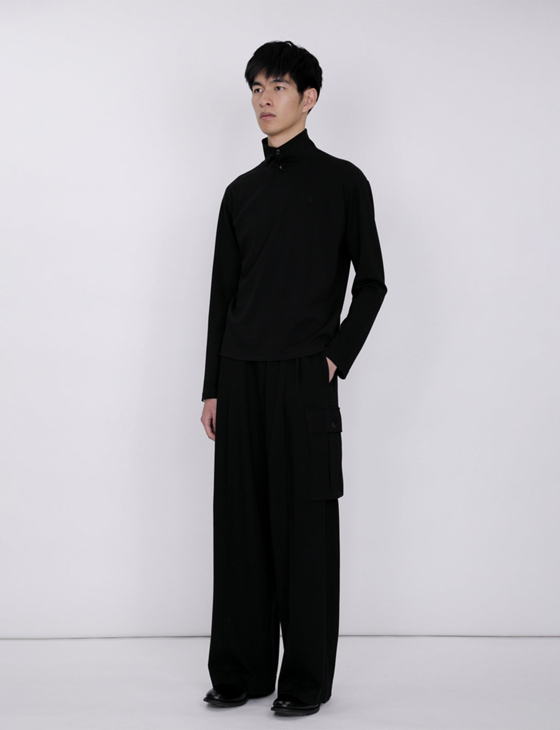 Stand Collar Turtleneck Top / black