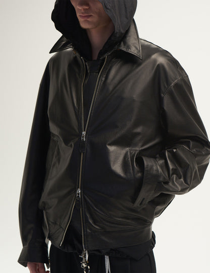 （R） – Black