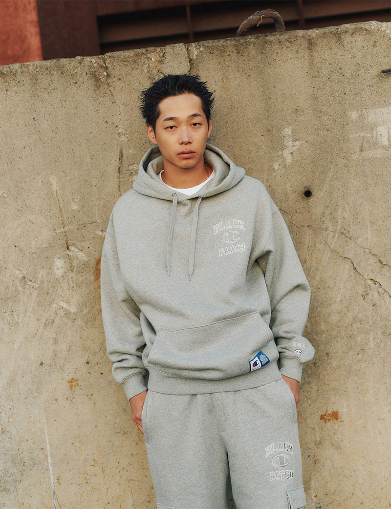HOODED SWEATSHIRT
