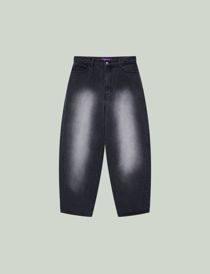 B EMBLEM EXTRA BAGGY JEANS