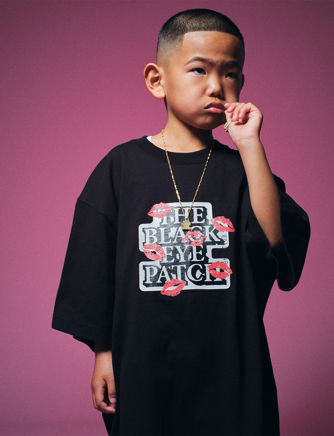 KISSES ON OG LABEL TEE