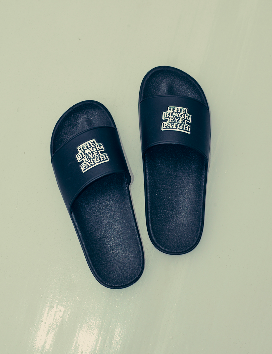 OG LABEL SHOWER SANDALS