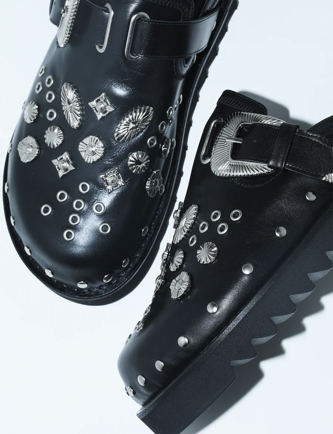 EYELET METAL SABOT(MEN)