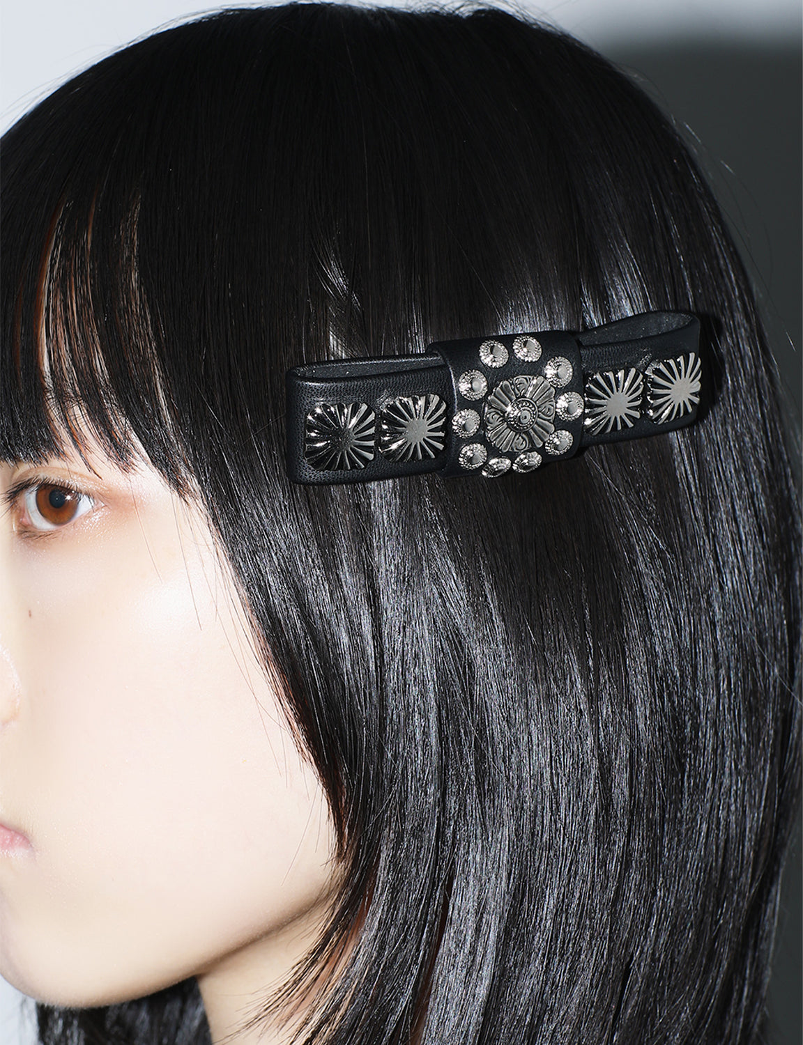 CONCHO LEATHER BARRETTE