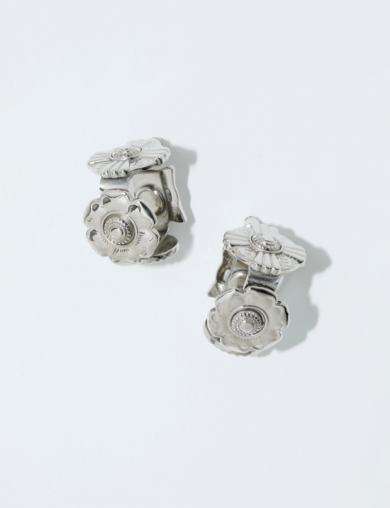 SQUARE MOTIF PIERCED