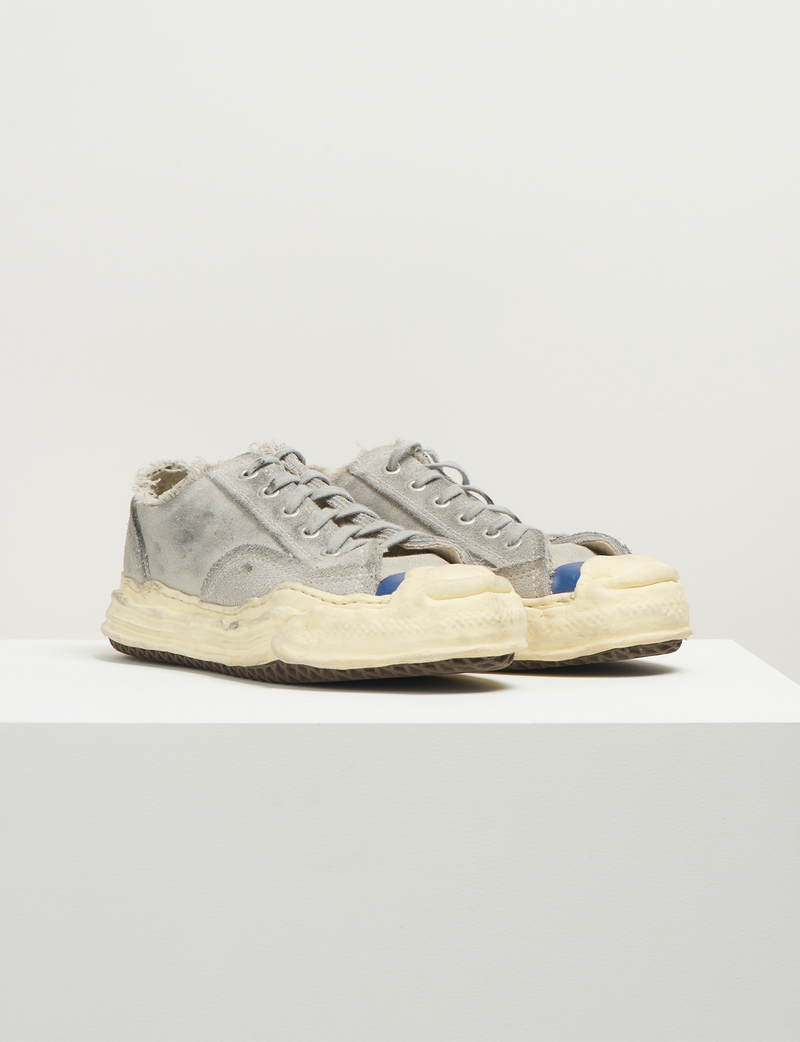BED j.w. FORD × Maison MIHARA YASUHIRO “HANK VELOUR LOW-TOP SNEAKER” – Gray